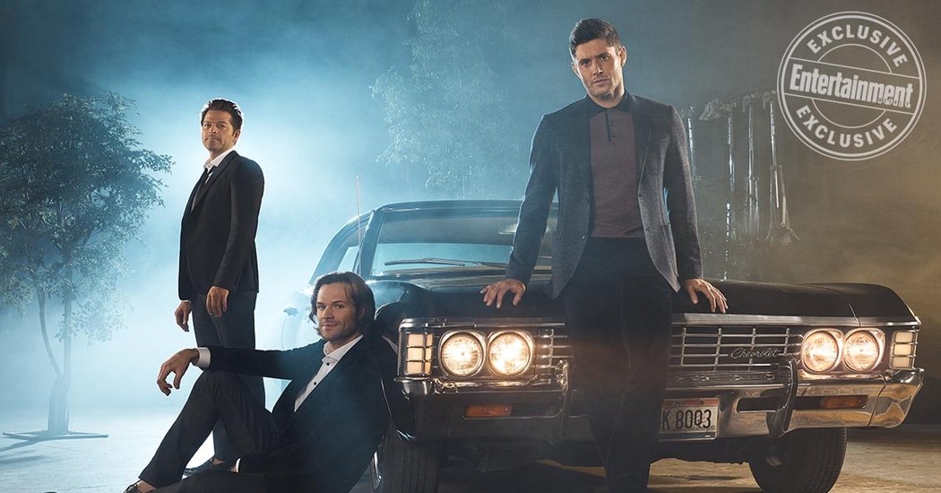 Castiel junto con Sam y Dean Winchester