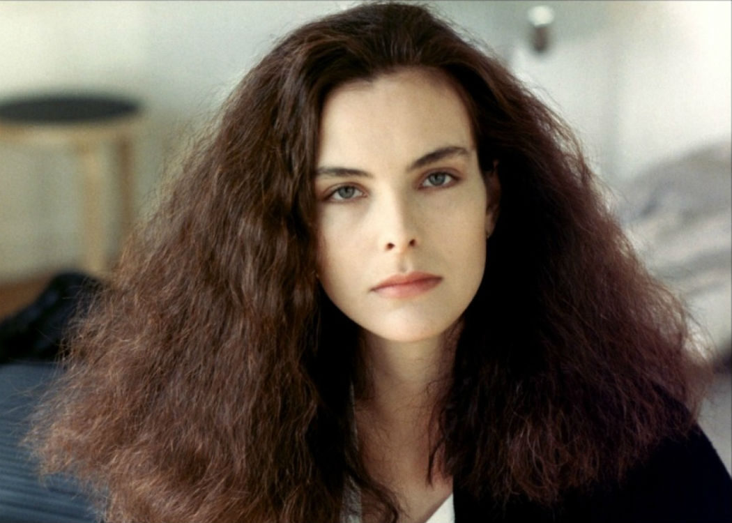 Carole Bouquet: 24 años (No le hace falta peinarse)