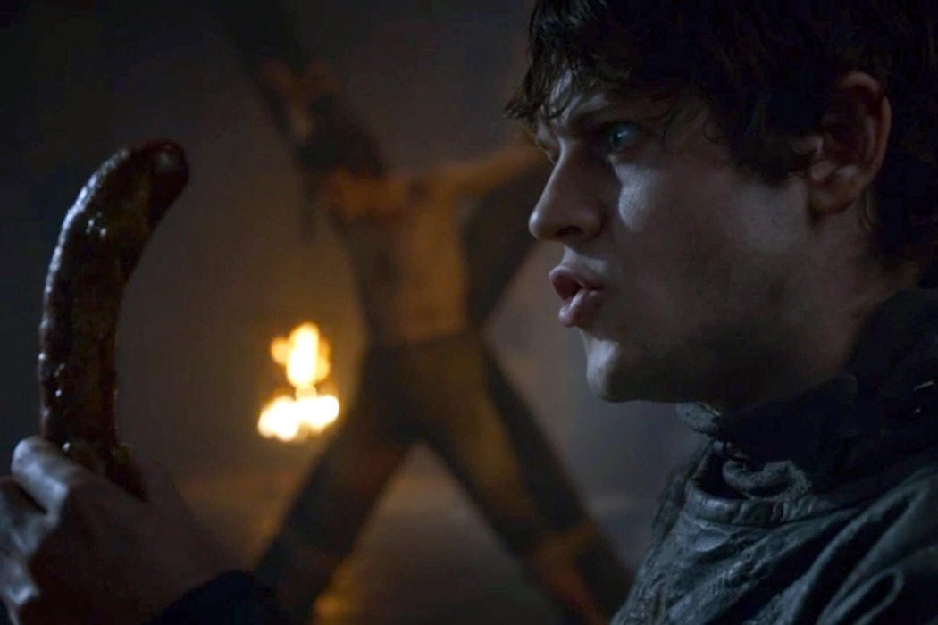 Ramsay Bolton castra a Theon Greyjoy