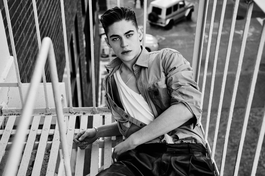 Hero Fiennes-Tiffin es Hardin Scott