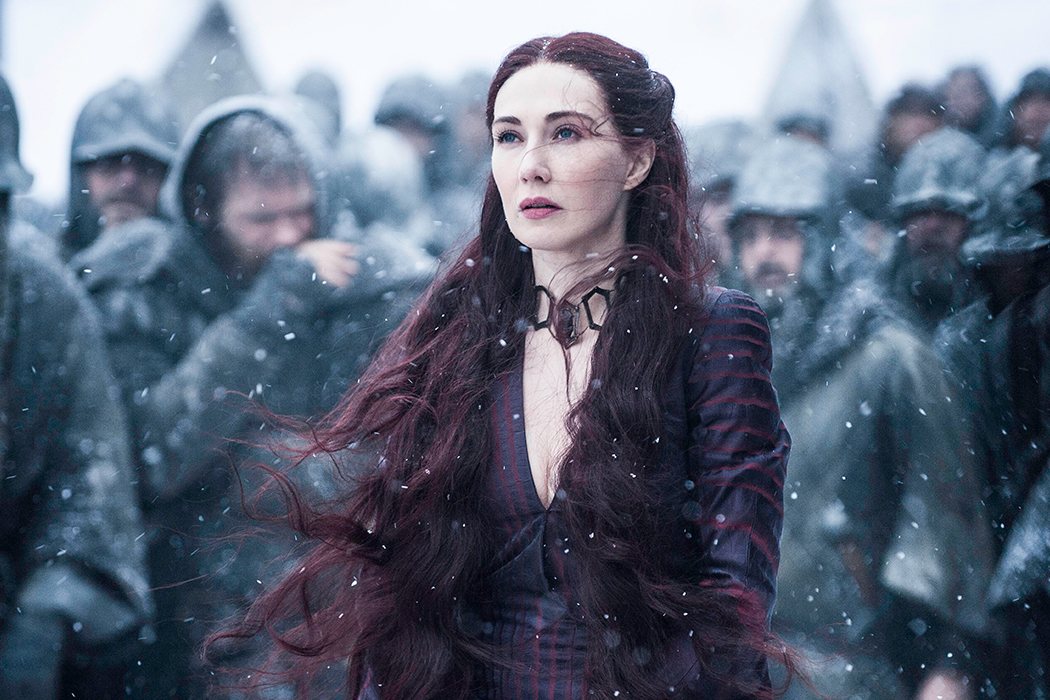 Melisandre regresará con un ejército de sacerdotes rojos