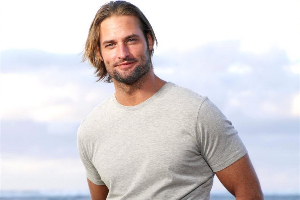 Por Josh Holloway