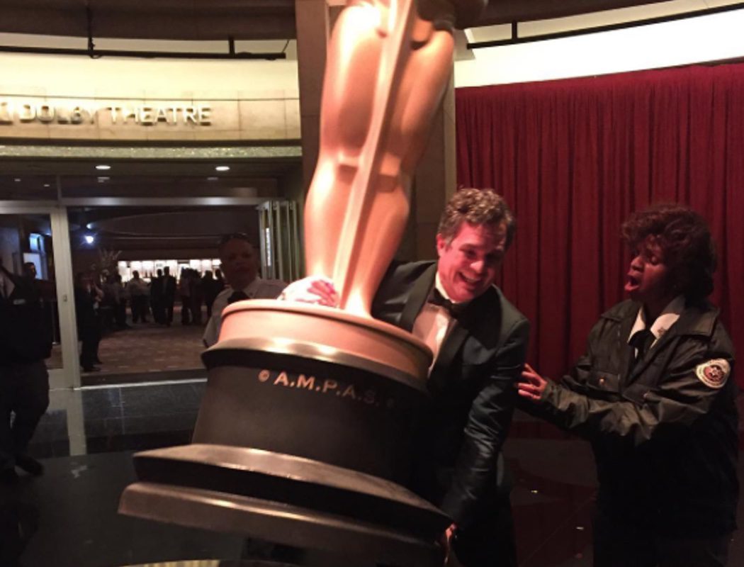 Mark Ruffalo robando un Oscar