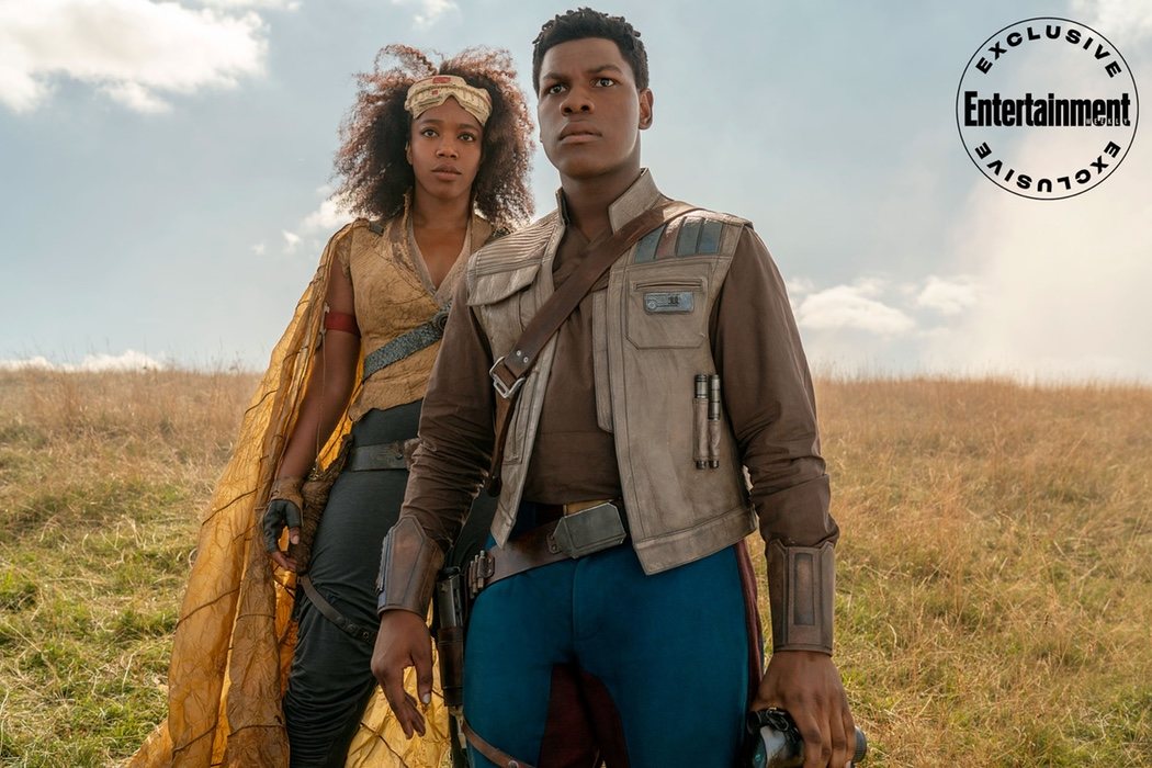 Finn (John Boyega) y Jannah (Naomie Ackie) preparados para lo que se les venga