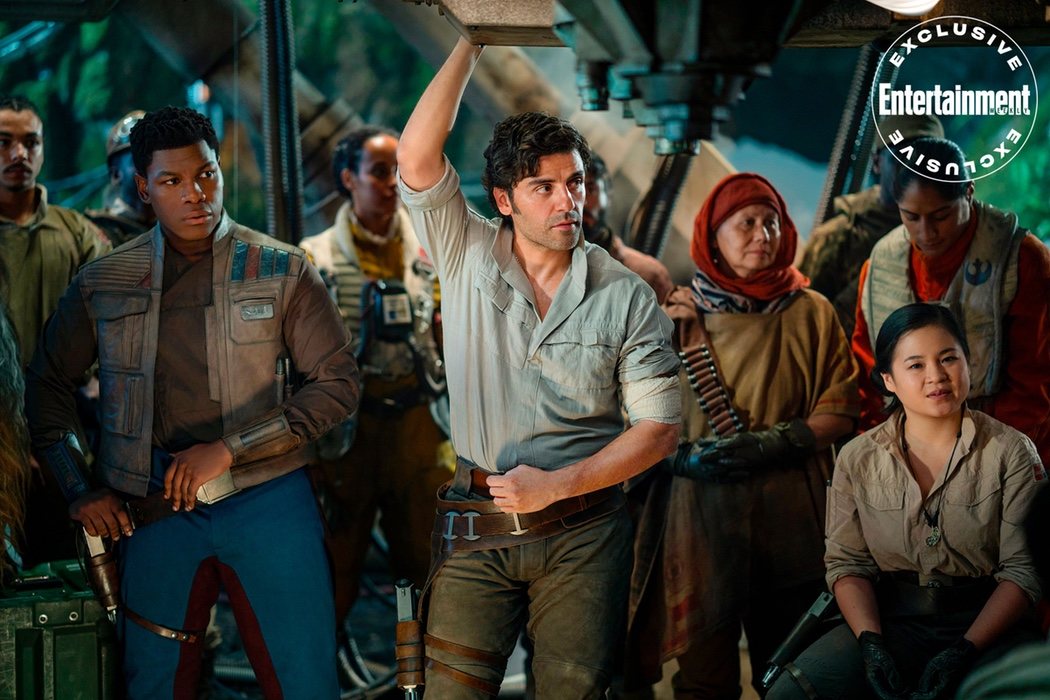 Poe (Oscar Isaac) y Rose (Kelly Marie Tran) con la Resistencia