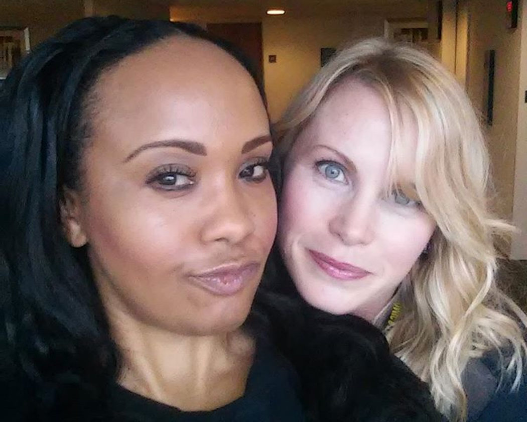 Karan Ashley y Catherine Sutherland