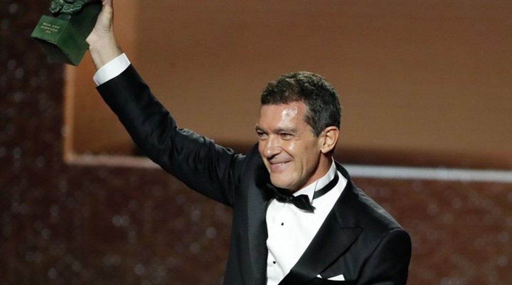 Antonio Banderas, discurso y número musical