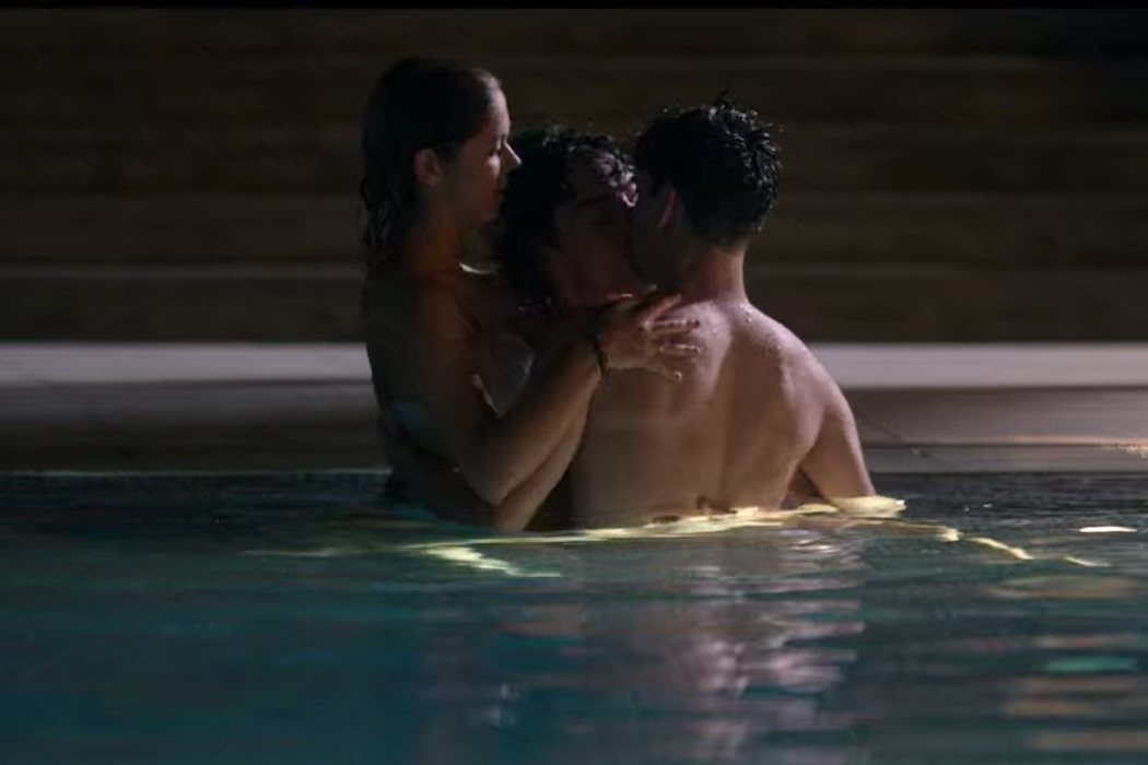 Trío en la piscina (3x05)