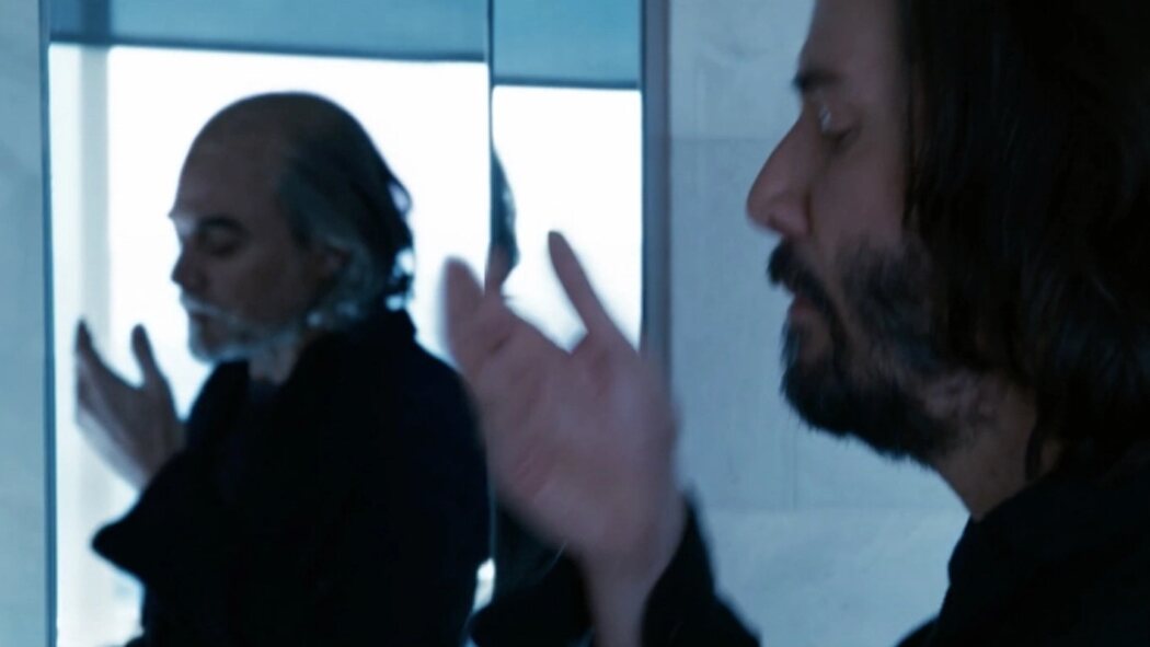 Keanu Reeves y su reflejo