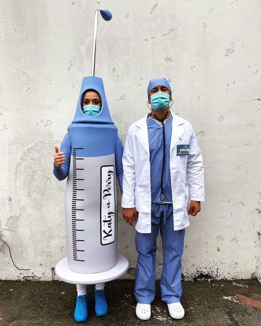 Katy Perry y Orlando Bloom de vacuna y médico