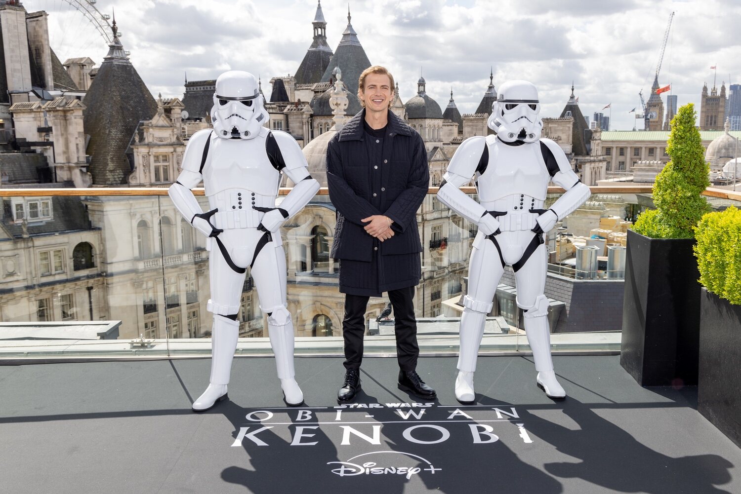 Hayden Christensen (Darth Vader) y dos stormtrooper