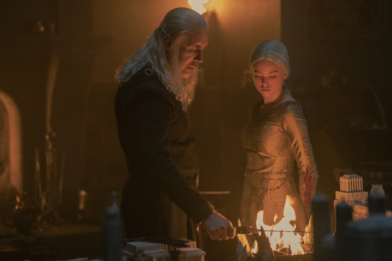 Viserys Targaryen y Rhaenyra Targaryen en el 1x04 de 'La Casa del Dragón'