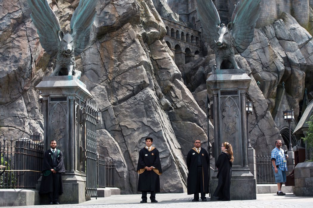 El castillo de Hogwarts en el parque de 'Harry Potter' en Hollywood