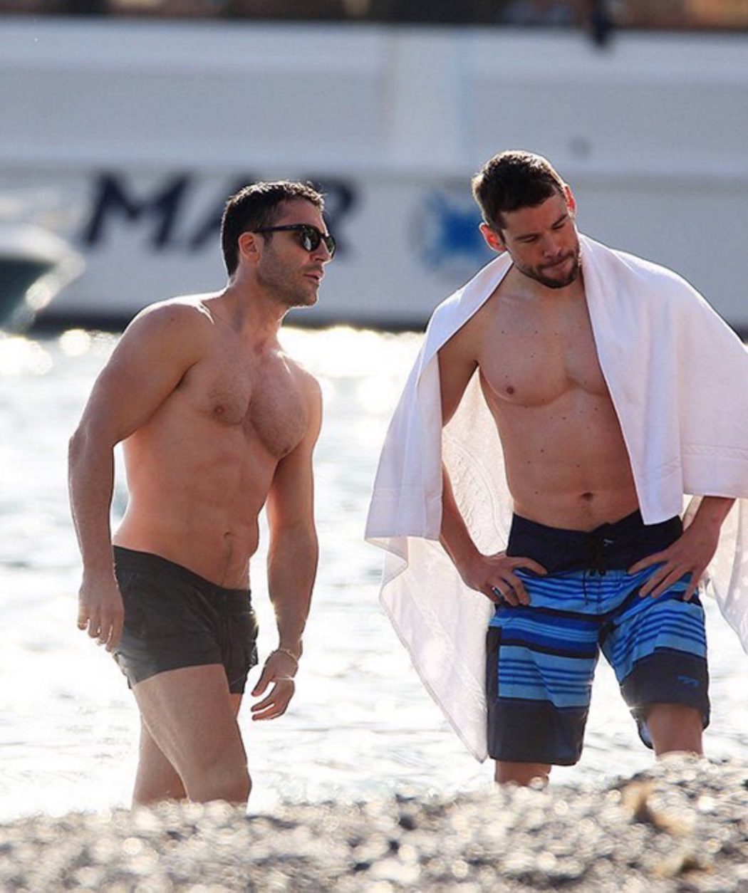 Miguel A. Silvestre y Brian J. Smith en la 2ª temporada de 'Sense8'