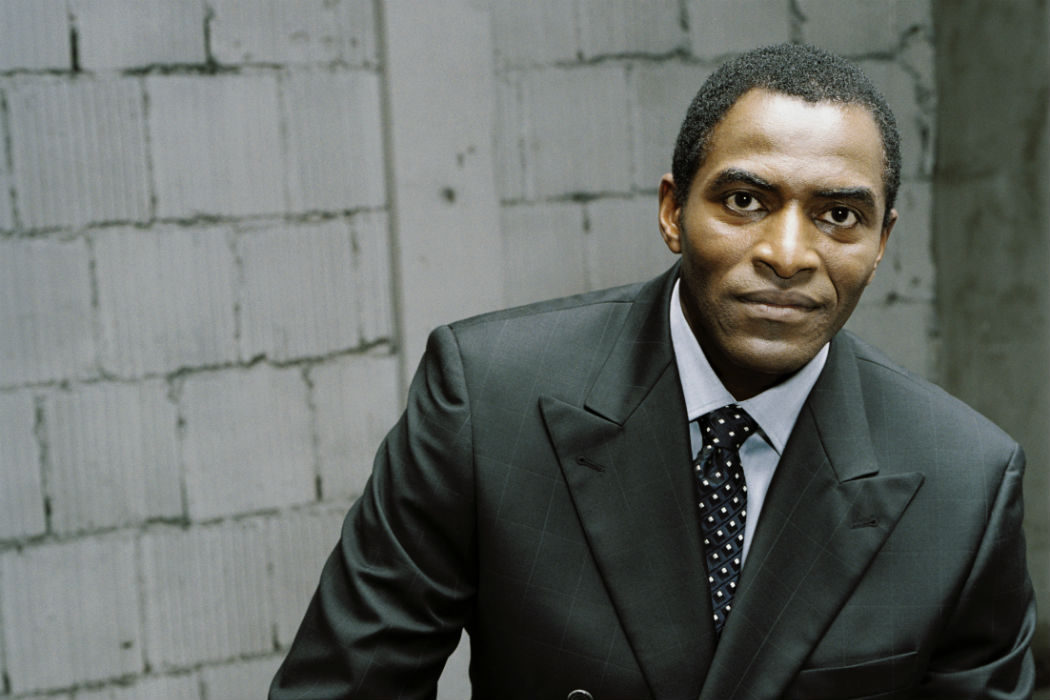 Carl Lumbly (Marcus Dixon)