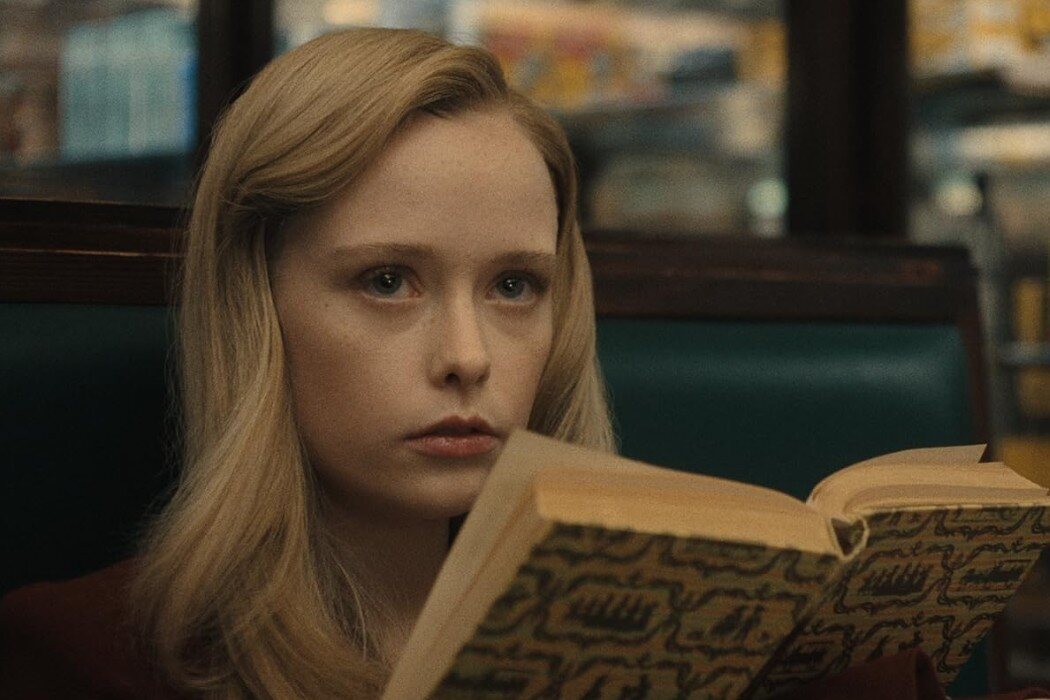 Suzanna Son es Adeline Watkins