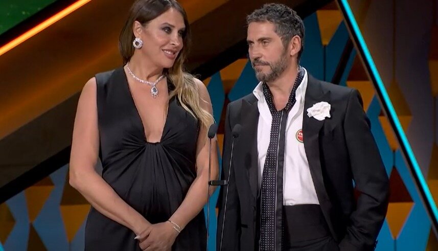 Karla Sofía Gascón, divertida y pícara