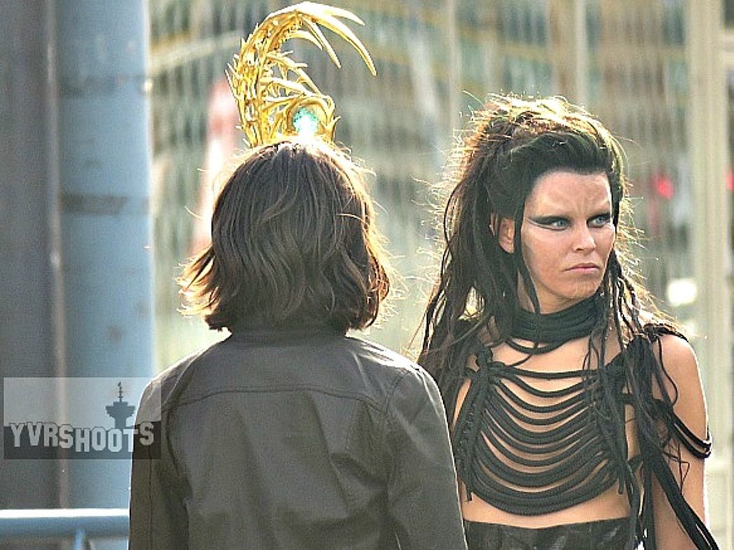 Elizabeth Banks como Rita Repulsa