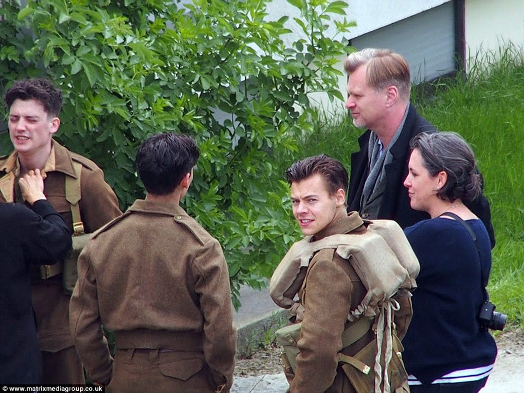 Harry Styles y Christopher Nolan reunidos con el equipo de 'Dunkirk'