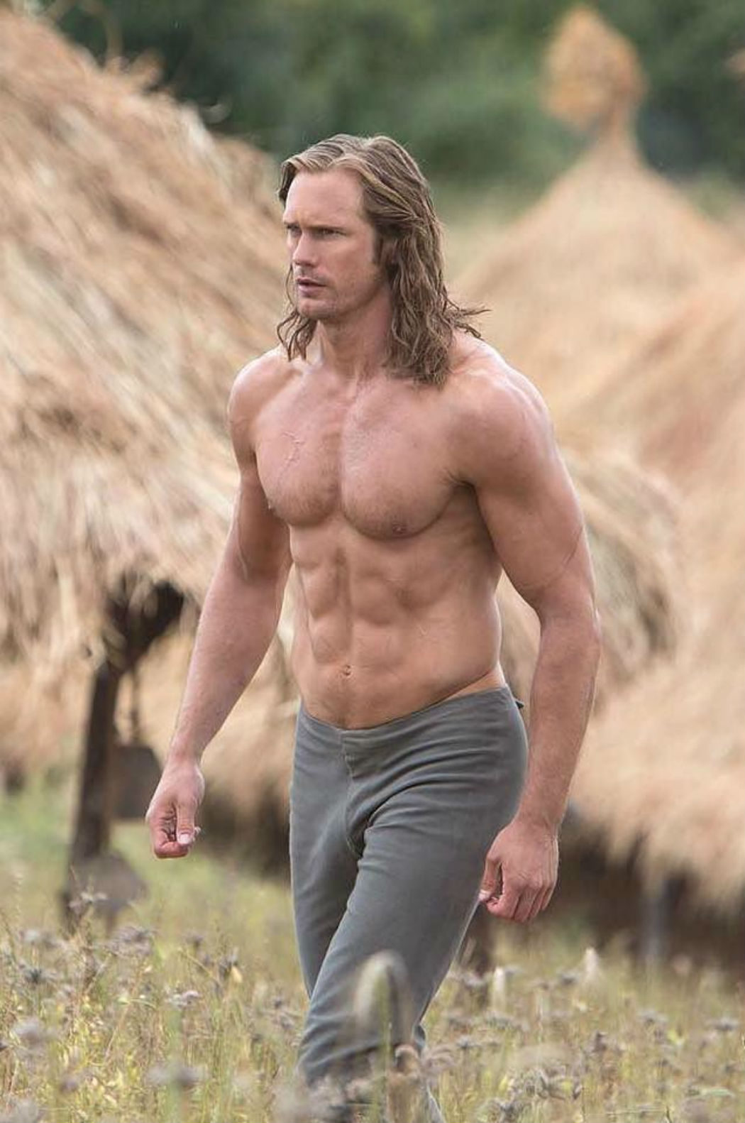 Alexander Skarsgård dejando poco a la imaginación