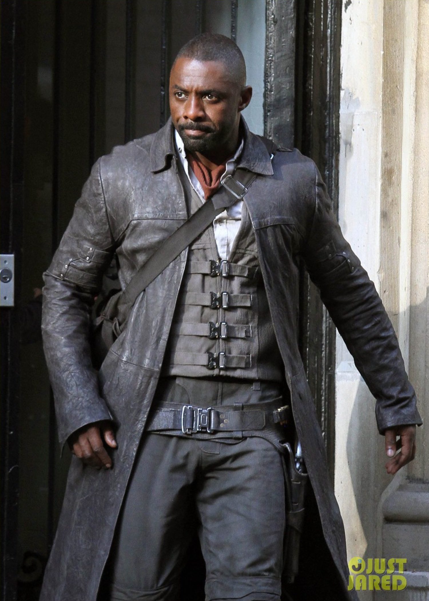Idris Elba interpreta a Roland Deschain