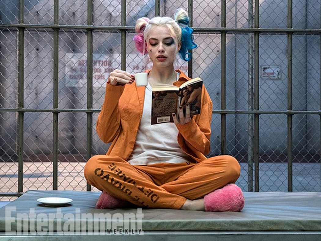 Margot Robbie como Harley Quinn en el Manicomio Arkham