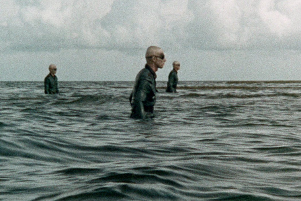 'Ondas de choque' (1977)