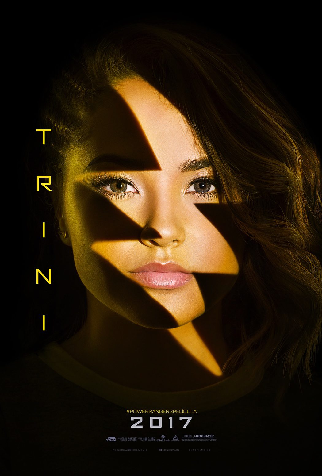 Trini (Becky G.): Power Ranger amarilla