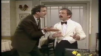 Clip 'Fawlty Towers' - Manuel: "No sé nada"
