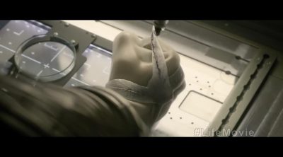 Clip extendido 'Life (Vida)': "El apretón de manos"