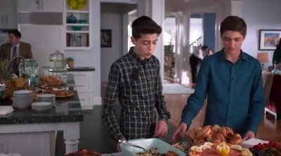 Cyrus de 'Andi Mack' dice "Soy gay" (inglés)