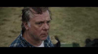 Tráiler español 'Atrapados en la oscuridad'