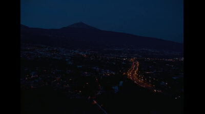 Tráiler VOSE 'El Volcán'