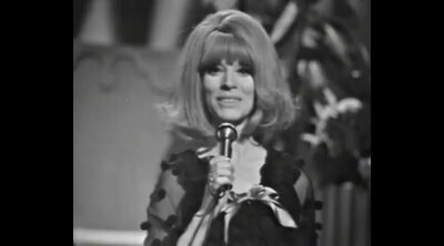 Encarnita Polo canta 'Paco, Paco, Paco'