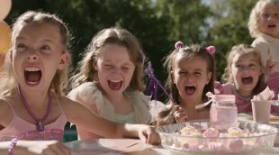 Tráiler 'Good Luck, Have Fun, Don't Die' (2025)