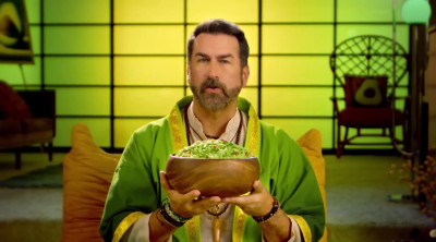 Rob Riggle para Avocados From Mexico
