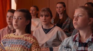 Tráiler en español 'El coro de Praga' (2025)